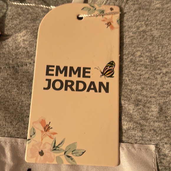NWT- “EMME JORDAN” Embellished T-Shirt Size Small. - Picture 6 of 7